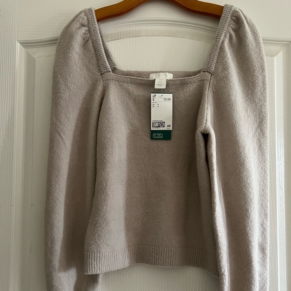 H&M Sweaters - H&M puff sleeve sweater NWT